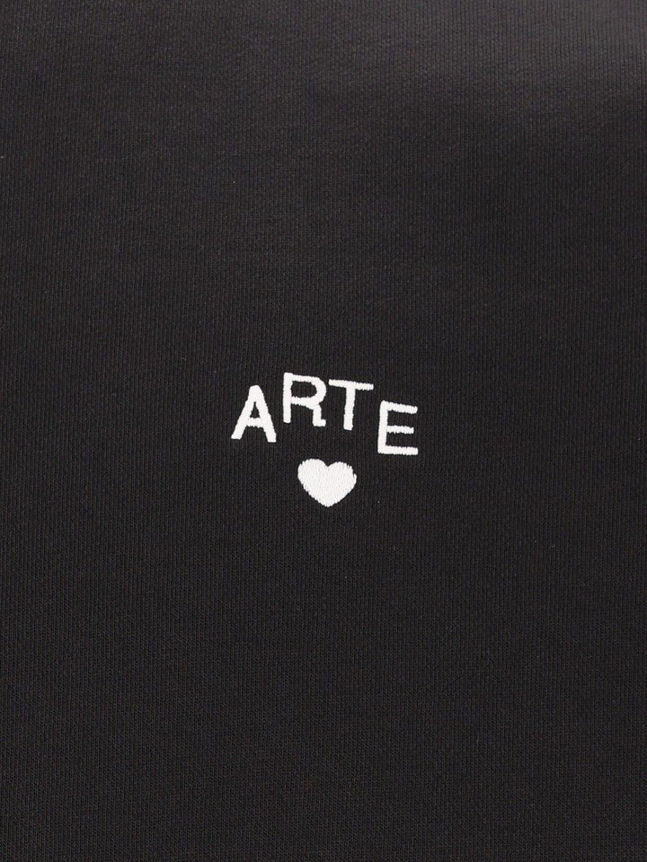 Arte Arte Heart Crewneck Sweatshirts - Black | 4d54bb8047e38c2e54351b08e4ee342209d41710