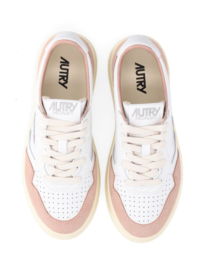 Autry  Medalist Low Sneakers - White | 022a5cbdef6940e4bf1af0faa1ee132cbd17c858