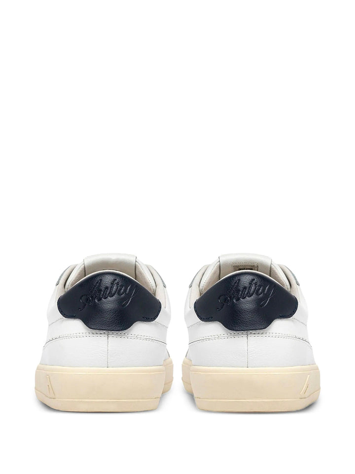 Autry Sneakers - White | a60c1d852f2d3ec8c63b25acc330997eb81e0ba5