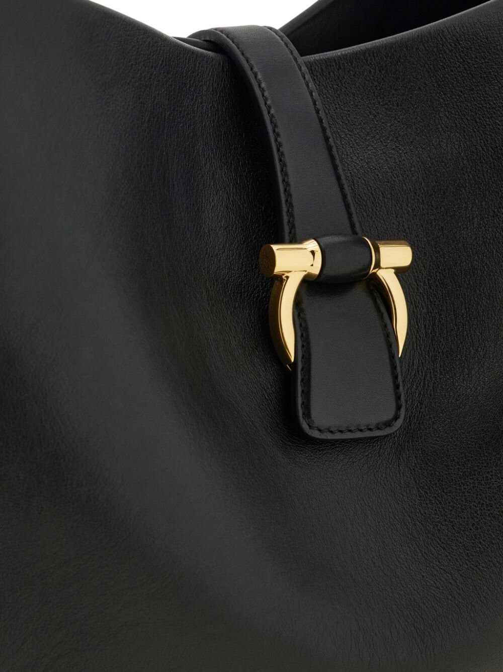 Ferragamo Shoulder Bags - Black | 674c7a675ac0f58180f97a31e98a6b74565129f5