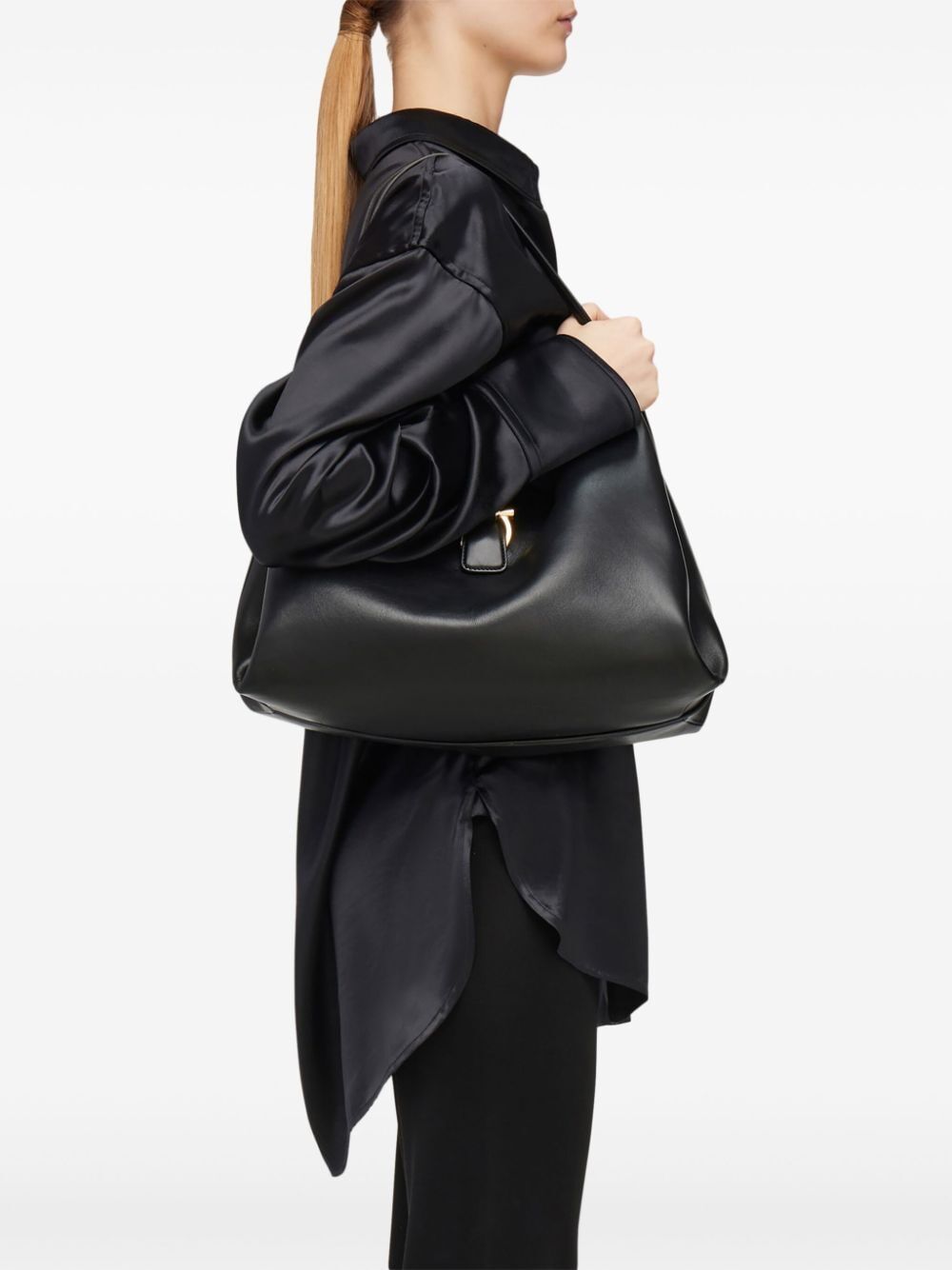 Ferragamo Shoulder Bags - Black | ebf73d8faff57c23a587a8a9411e12c3ad4f1090