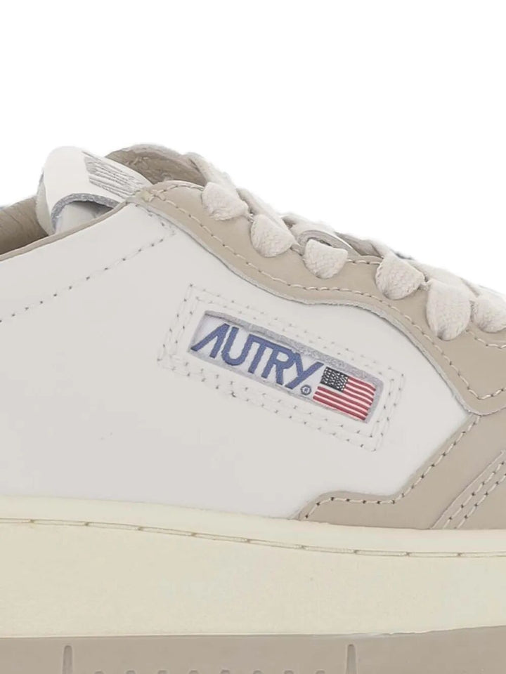 Autry Sneakers - White | 2f651ed60ca3460f8f20b52a47b47eeeacbb07f4