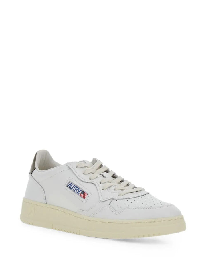 Autry Sneakers - White | a21cab2d68718de0ce0e0af4ffcc384be01ac79b
