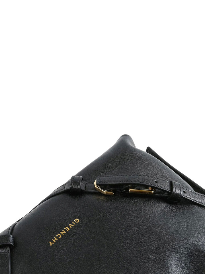 Givenchy Handbag - Black | c01191e29e929cfb16e0f5f5af61e5d3265d8e16