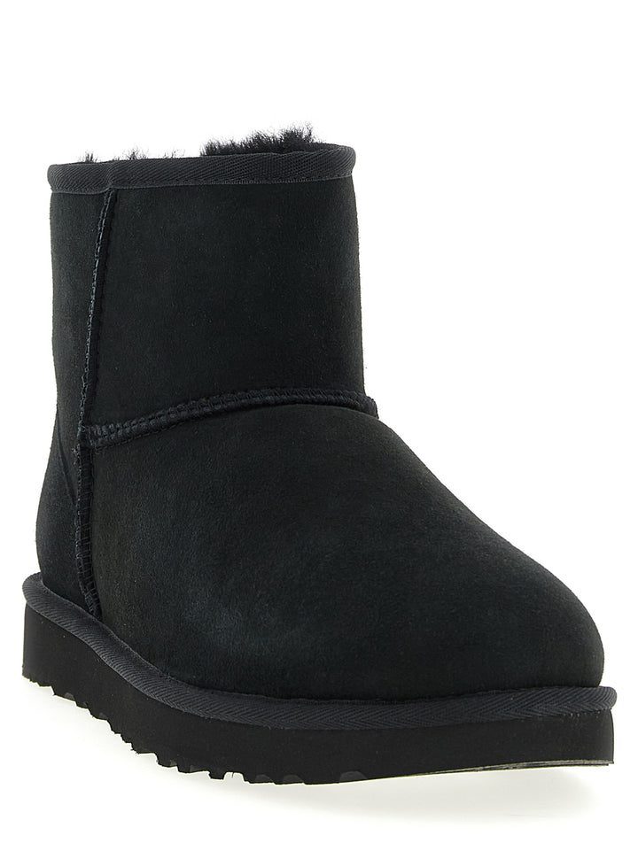 Ugg Classic Mini Ii Boots and Ankle Boots - Black | e65ff584908c8ff4c1a71aff3d6a1b1c4e875743