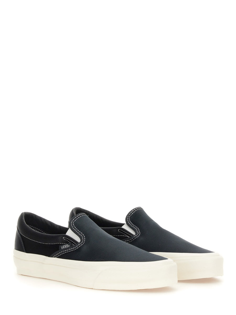 Vans Sneakers - Black | Wanan Luxury
