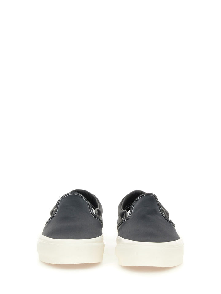 Vans Sneakers - Black | Wanan Luxury