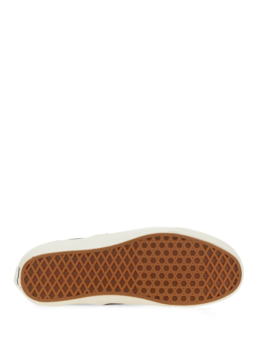 Vans Sneakers - Black | Wanan Luxury