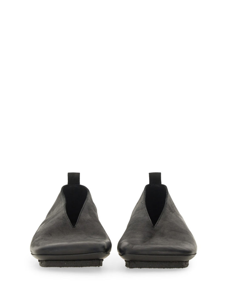 Uma Wang Flat Shoes - Black | a903db41dbe100ac425843b652a70e69d9e12eef