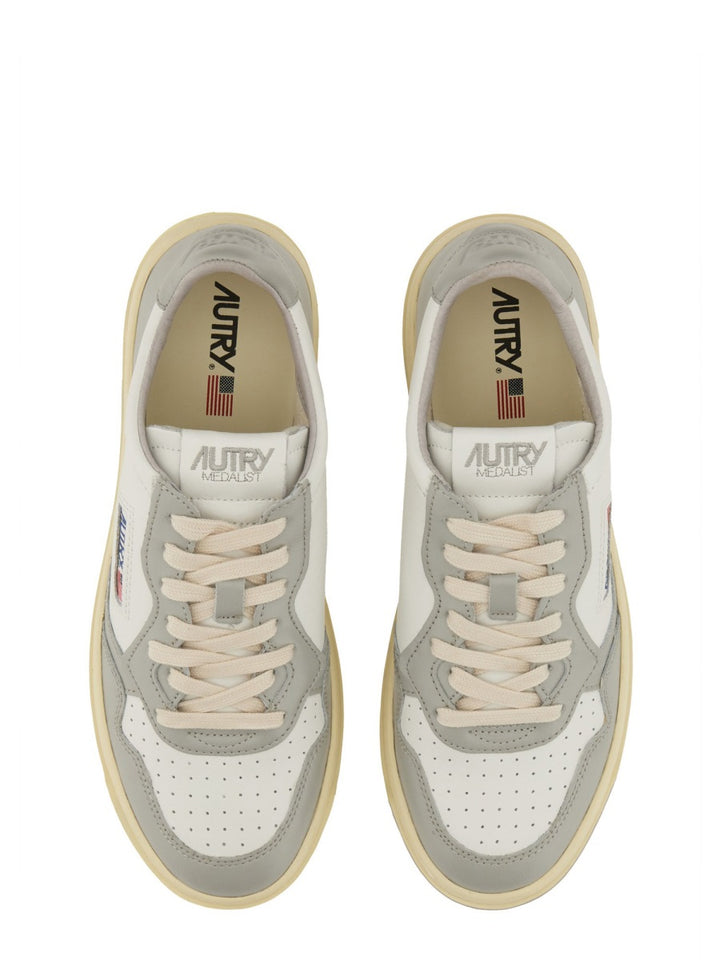 Autry Sneakers - White | 52a2fb170c2c3c992fd9ffc3080d0ccef44a3531