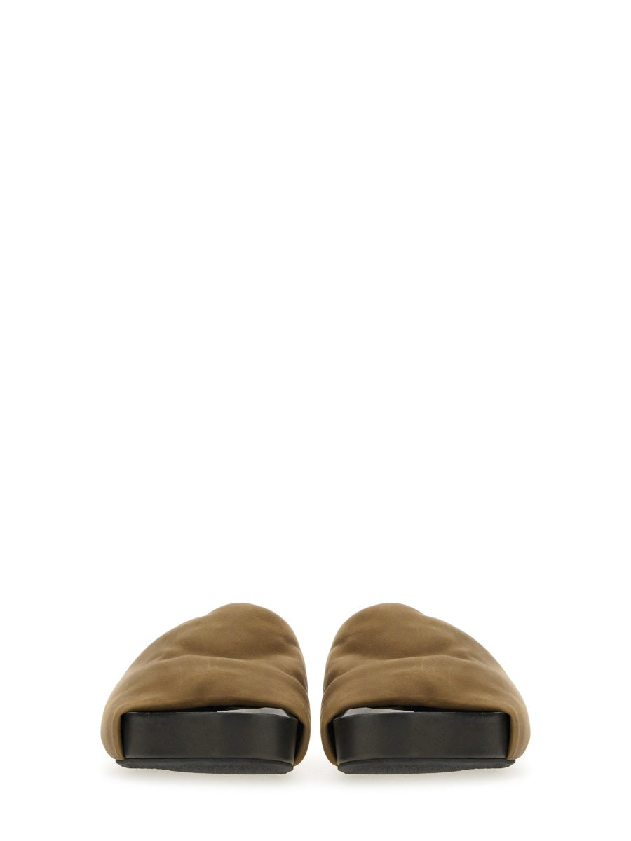 Uma Wang Flat Shoes - Brown | a8e3a3ffc592a00222c61bf0cd9de2e270abce2b