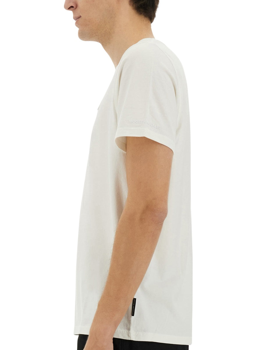 Moose Knuckles T shirts - White | Wanan Luxury