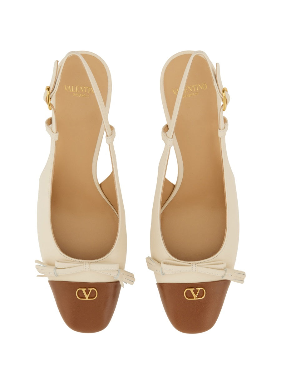 Valentino Garavani pumps - White | Wanan Luxury