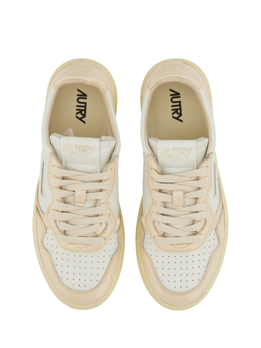 Autry Sneakers - White | Wanan Luxury
