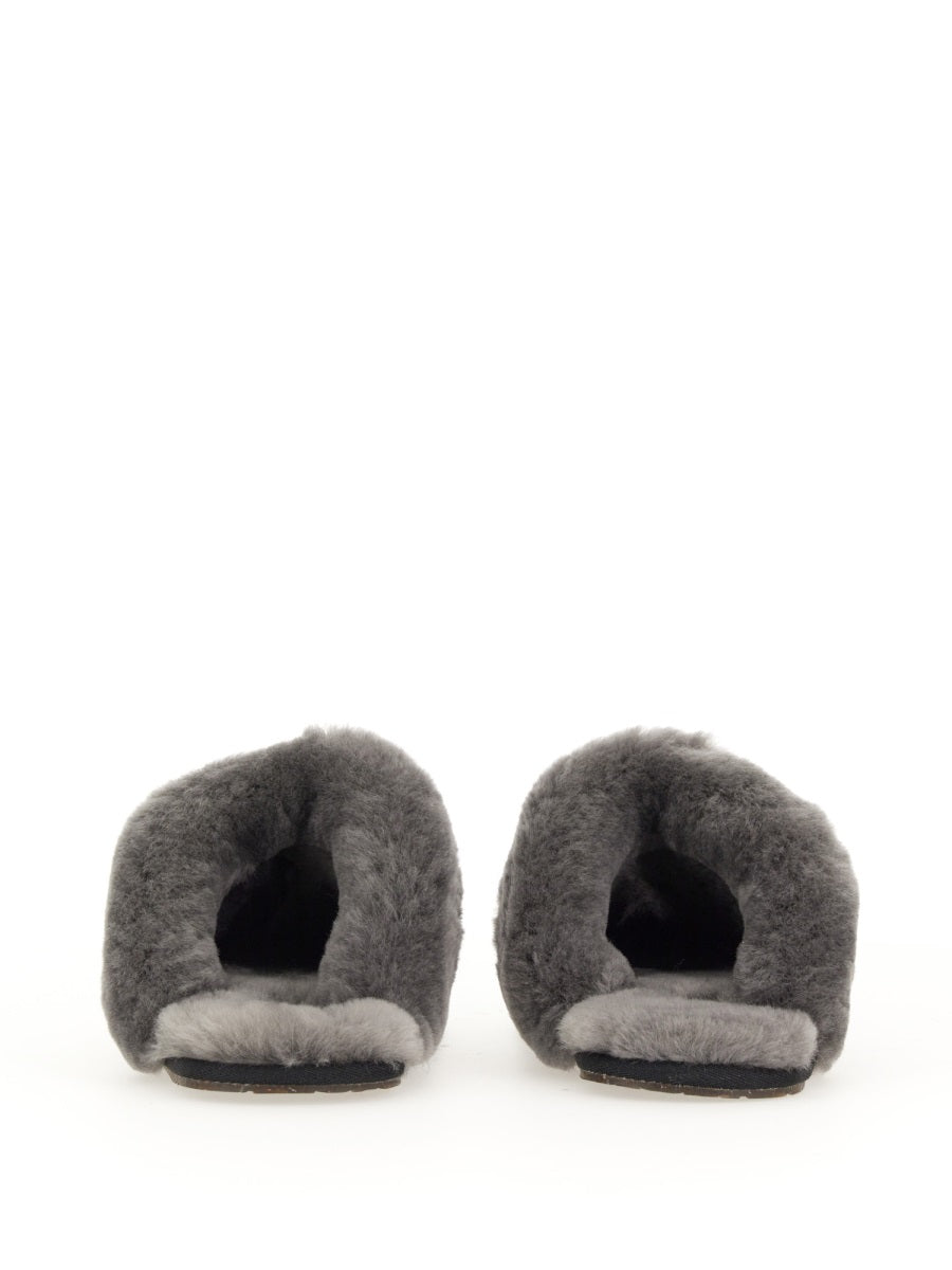 UGG Flat Shoes - Black | Wanan Luxury