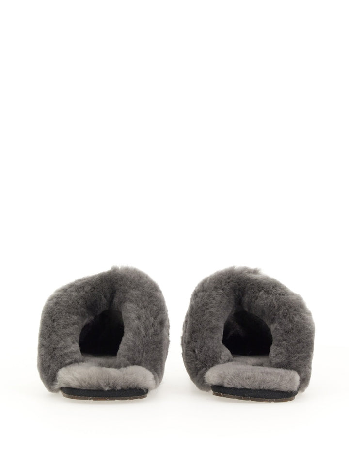 UGG Flat Shoes - Black | Wanan Luxury