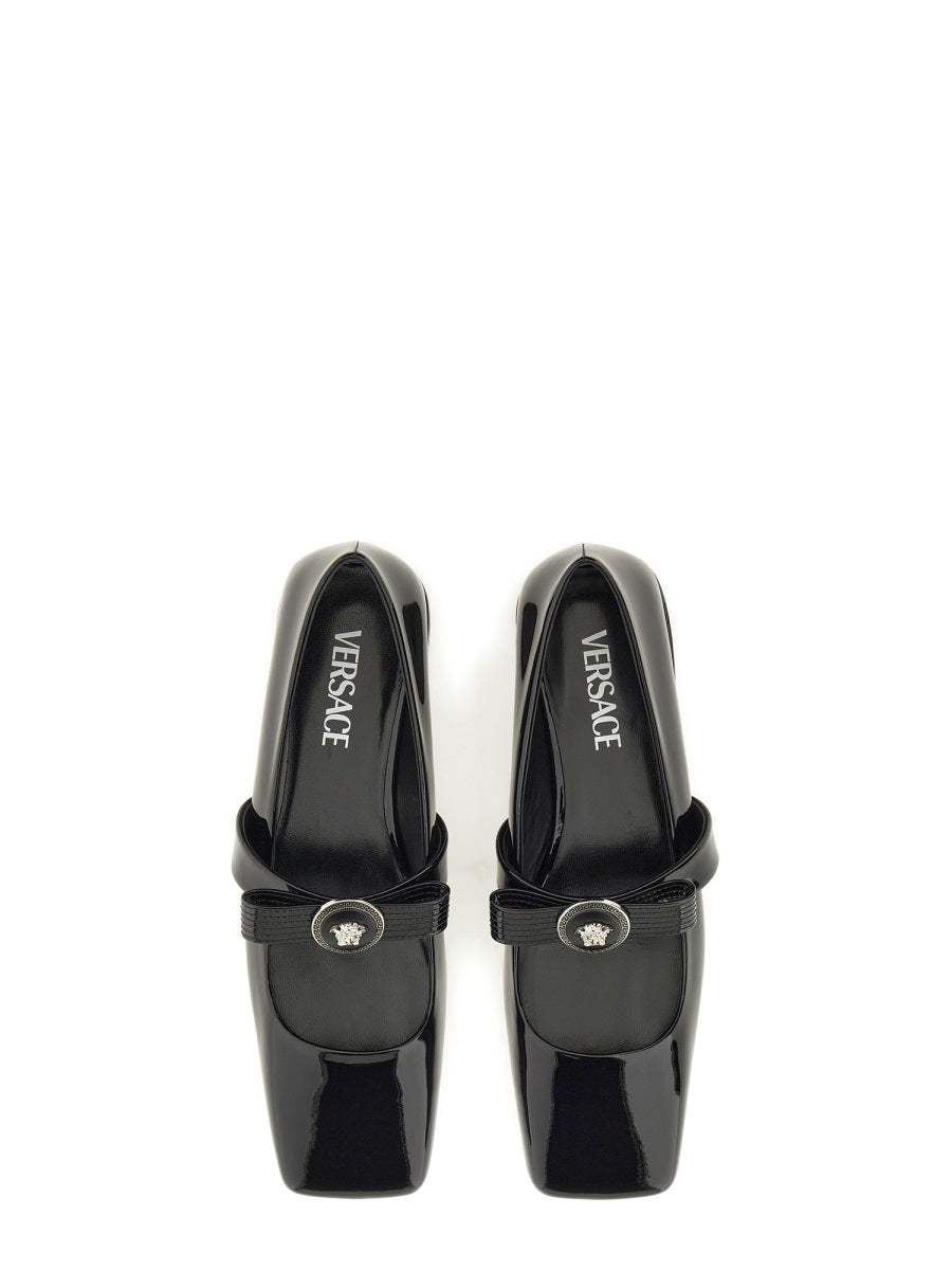 Versace Flat Shoes - Black | d05719ac244f856457ab4a22dd5e1d02fdd93a2d