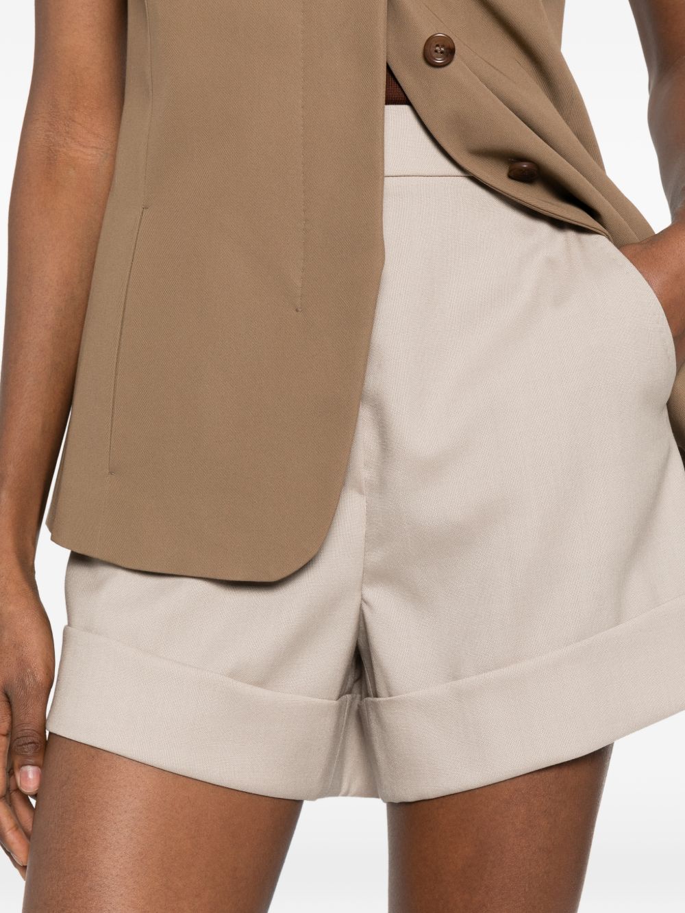 Max Mara Shorts - Chiari e Naturali | c700826ff08c0634341f2dbe0c1334bf7230ad95