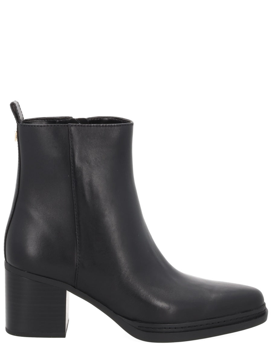 Michael Kors Boots - Black | Wanan Luxury