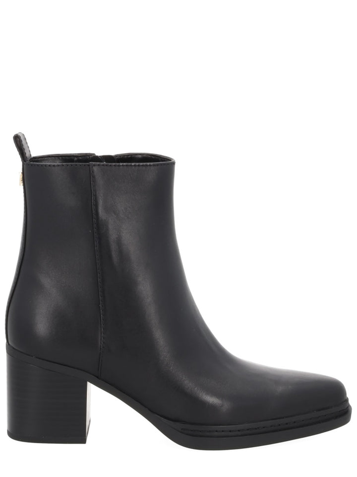 Michael Kors Boots - Black | Wanan Luxury
