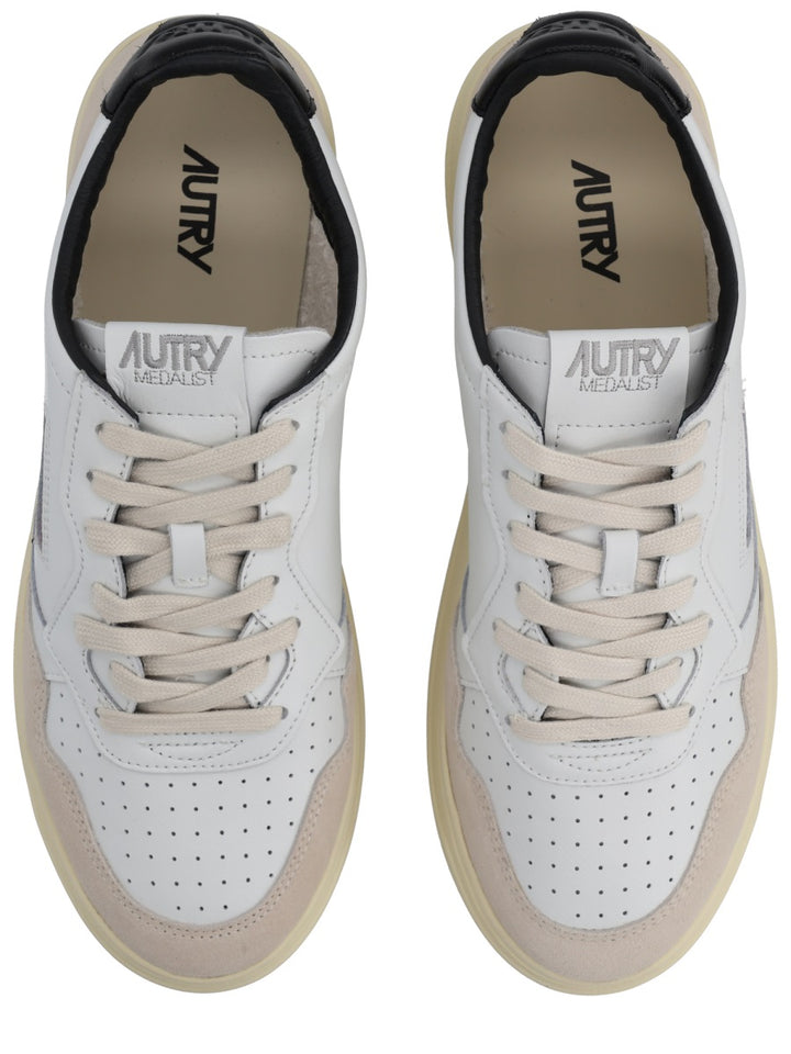 Autry Sneakers - White | f41d62faeb8a7da976094ac850c426c4aea2dad5