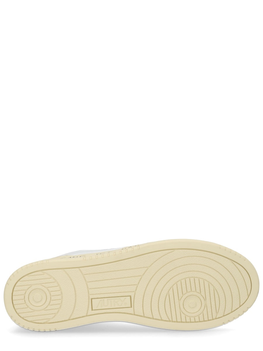 Autry Sneakers - White | e4601bae5d7ebc3bf33fb91022e903d6fc8f8eb9