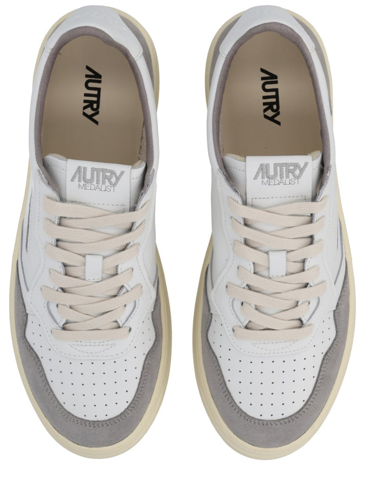 Autry Sneakers - White | e044d746478ec03a71560cad60d0d11ff0ed8071