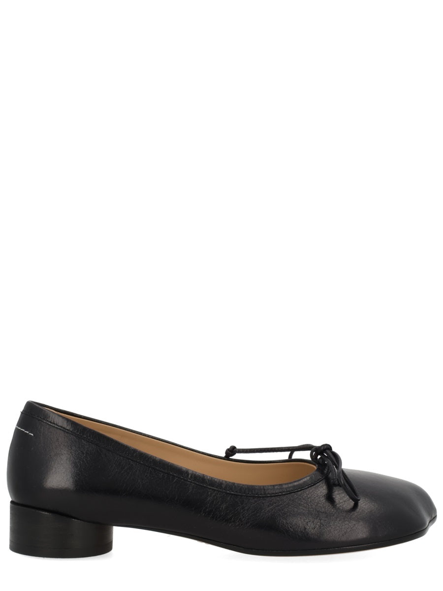 Mm6 Maison Margiela Flat Shoes - Black | 241c352ea1951ba6faf1541f3c623951ccf381a9