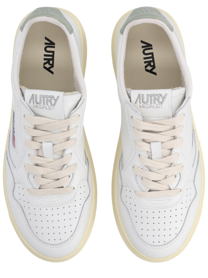 Autry Sneakers - White | 85552a42cb77ee7db09ad77202c74c175d009df8