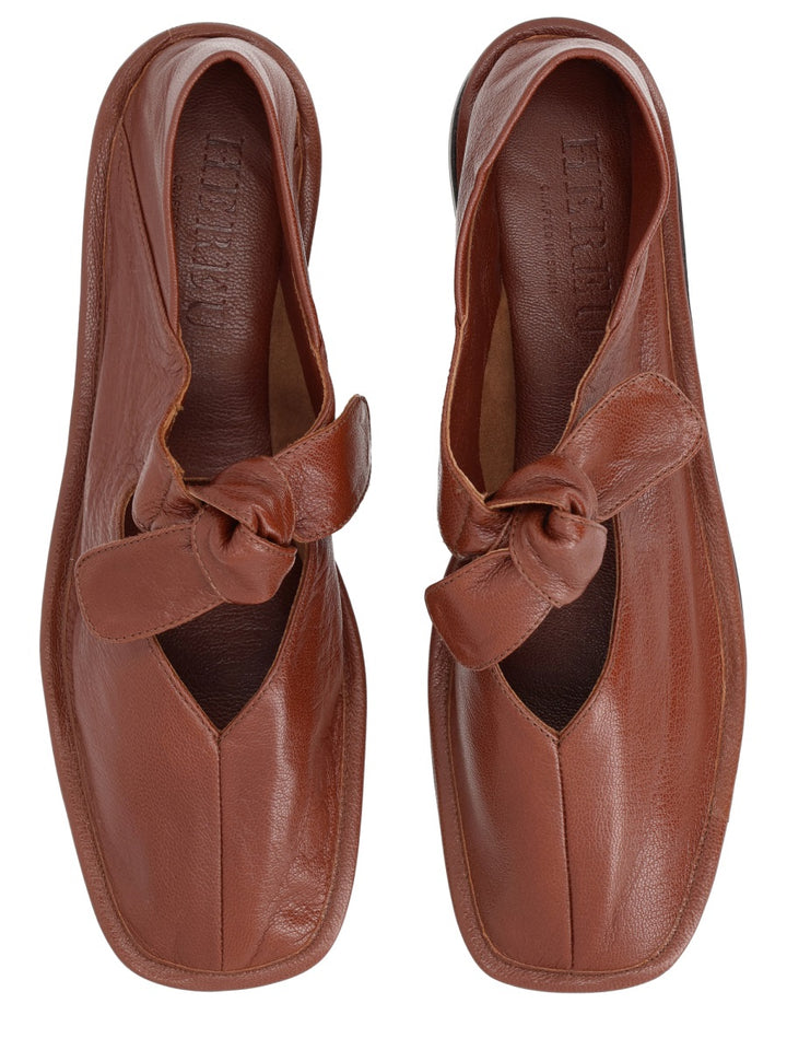 Hereu Flat Shoes - Brown | b5ad24ae083092de631d702d95836418ff9dbfac