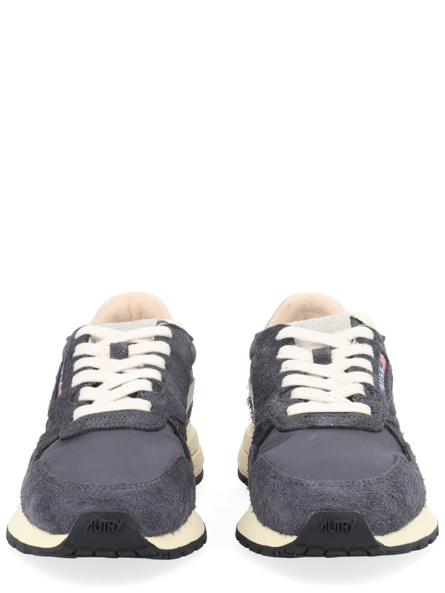 Autry Sneakers - Black | d8b4d582188eb9f158387c47f626ccf5dc4d3df9