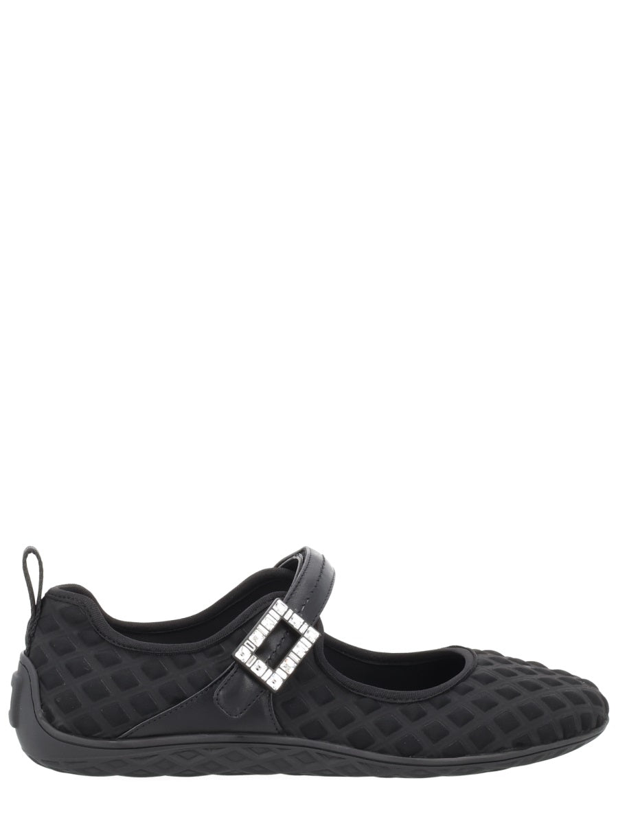 Roger Vivier Flat Shoes - Black | cb3e8f863c02b12b42b3ae81be84fe404d59f2ea