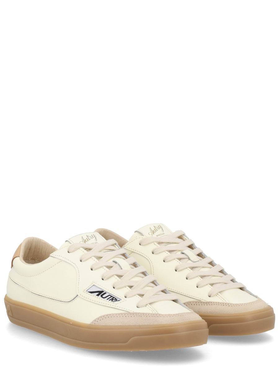 Autry Sneakers - Ivory | 72f3a9a7d7870cba018ce0cf0f7ba499a8f8c625