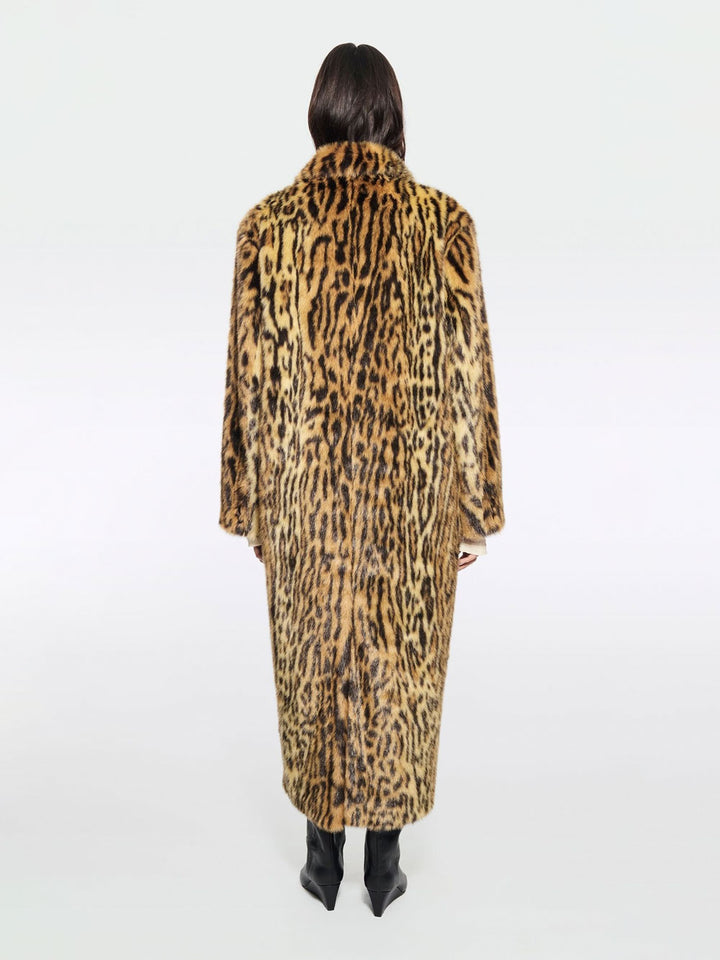 Stand Studio Pellicce - Brown | b49b94e4c381795a05aff4a5e57a05b50b9f93c2