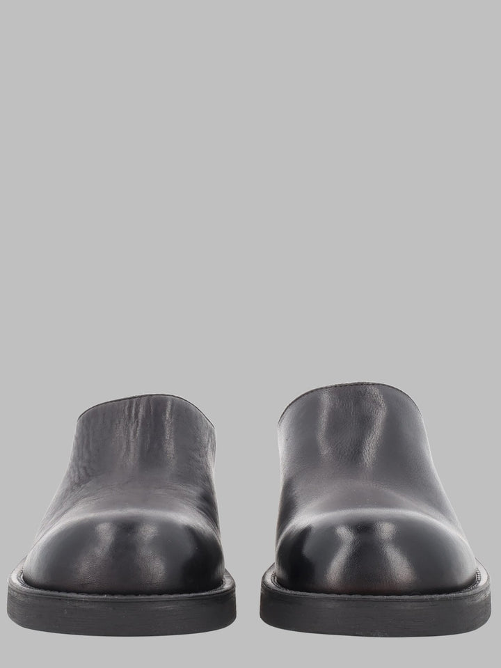 Mm6 Maison Margiela Flat Shoes - Black | 52e9050a2ed08aebe831fab70142c92641506f9f