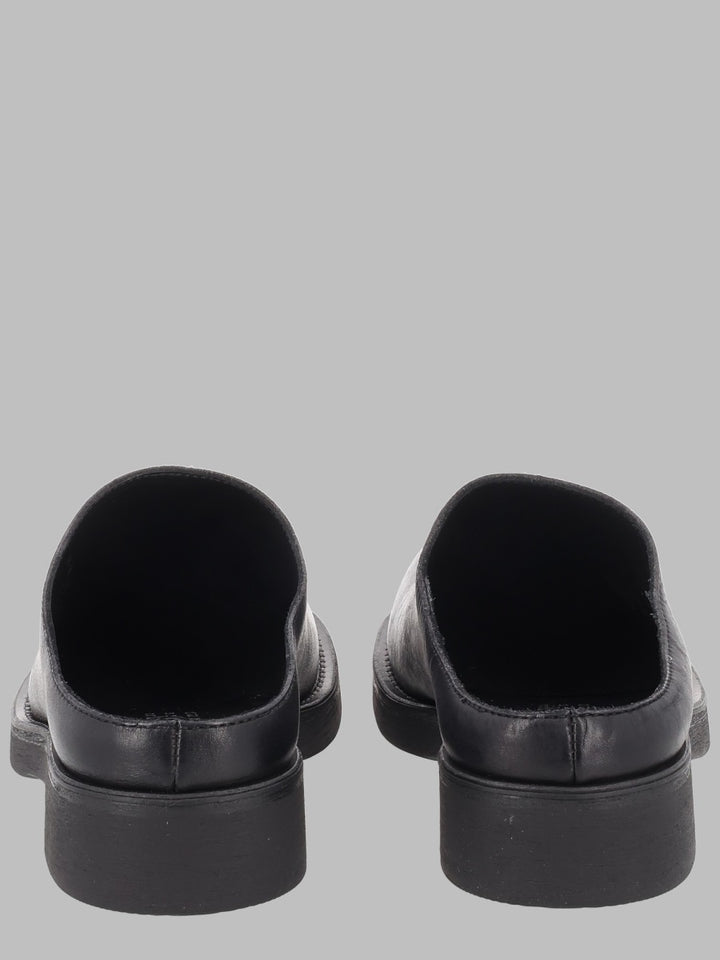 Mm6 Maison Margiela Flat Shoes - Black | f3fb62b39902d5a6a75cfb1c076bdda933bee514