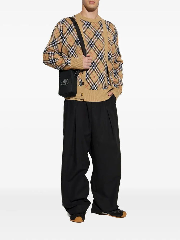 Burberry London England Pullover - Nude & Neutrals | fed1bcf7585e1d9f7f017fcbafa14f0a8a42cf92