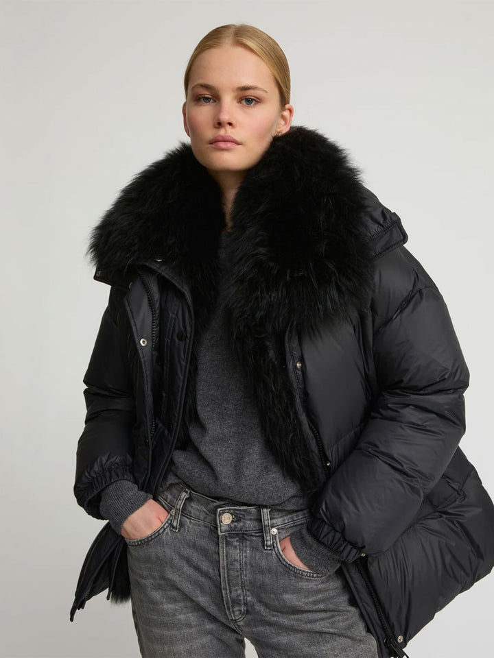 Yves Salomon Down jackets - Black | 78d1eb157f7c814a952dc264c52699f4e8ce0946