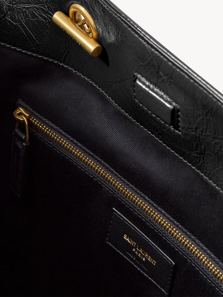 Saint Laurent Paris Shoulder Bags - Black | e6633fa10ab1d643aa37820b6b5c4343bf3f20d1