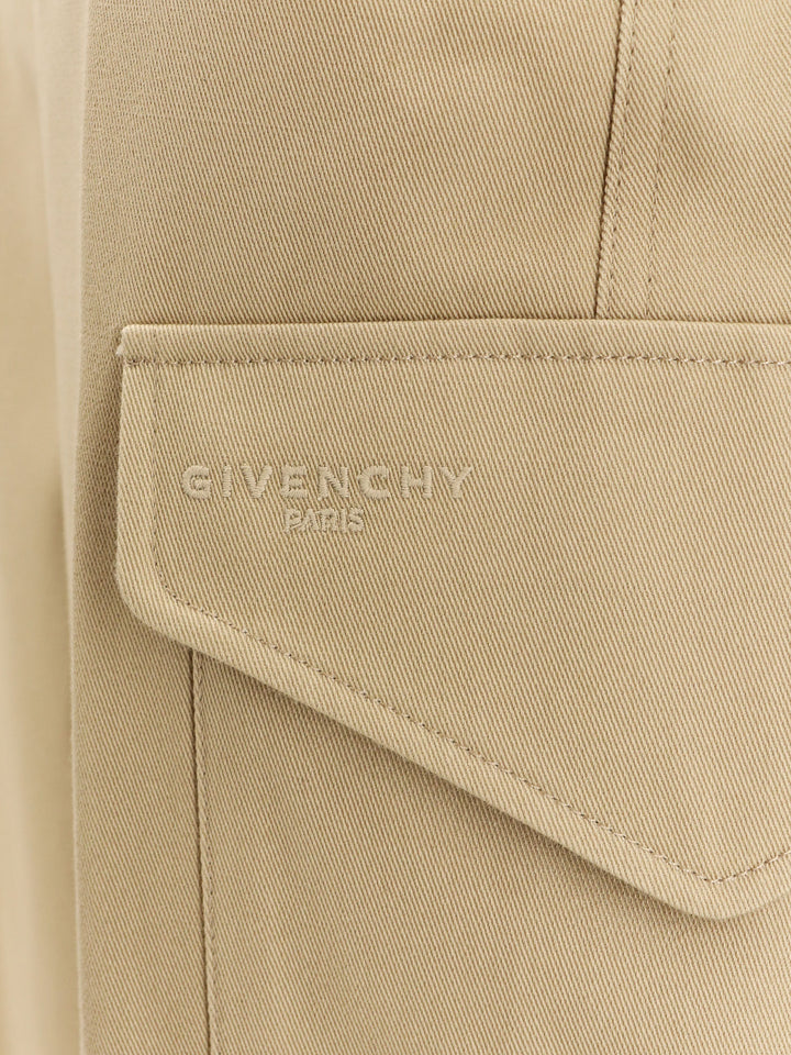 Givenchy  - Light and natural | 6ca61623490b1b68b9232ffcbd5bc4a362ffbce4