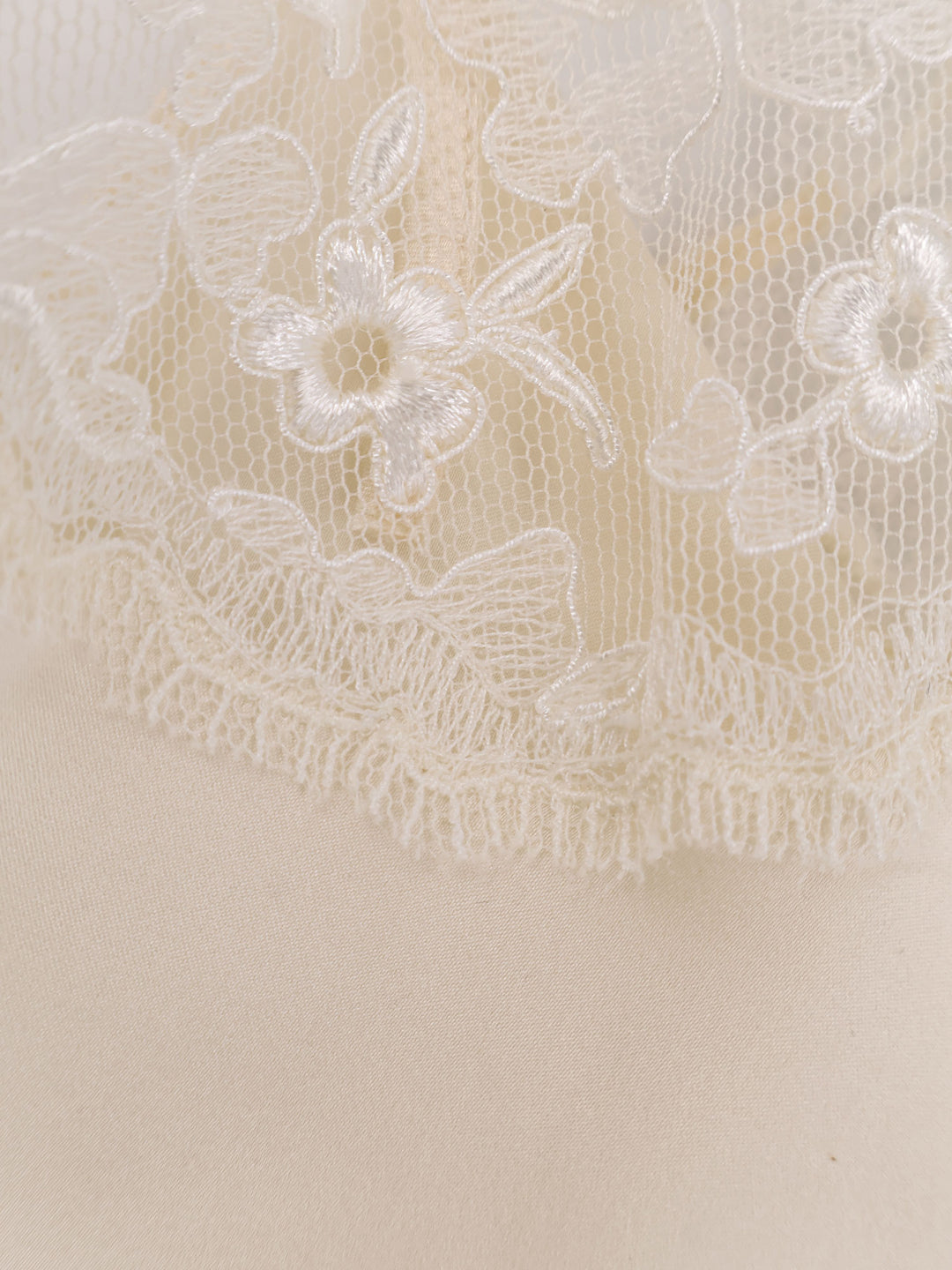 Chloè T-shirts and Polos - Edenwhite | 62ce31aa9cb62b1283edb8749d780c5d3833fcbb