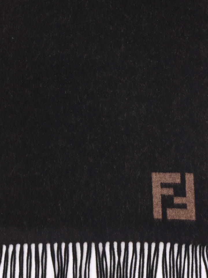 Fendi Scarfs - NERO+SABBIA | 127d3eede919d55d478fbfce291b9182d57eb34a