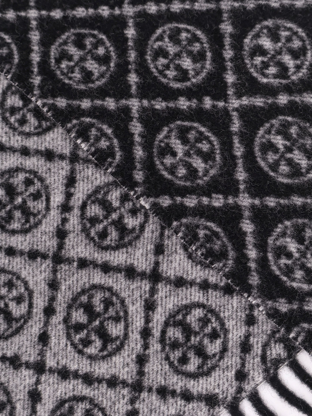 Tory Burch Scarfs - Blacks and greys | 256852b912eb77ca683c95ee8fbfb789e7c7b6e8