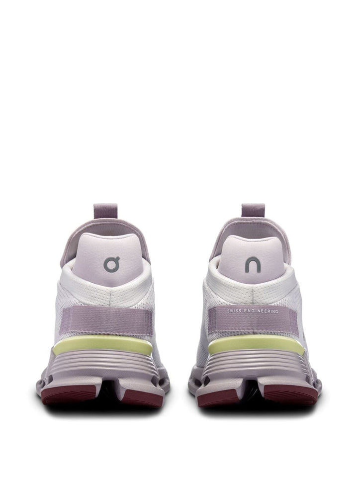 On Sneakers - Light and natural | aad8dfe10c61fdbddb539a07caba7617619b5475