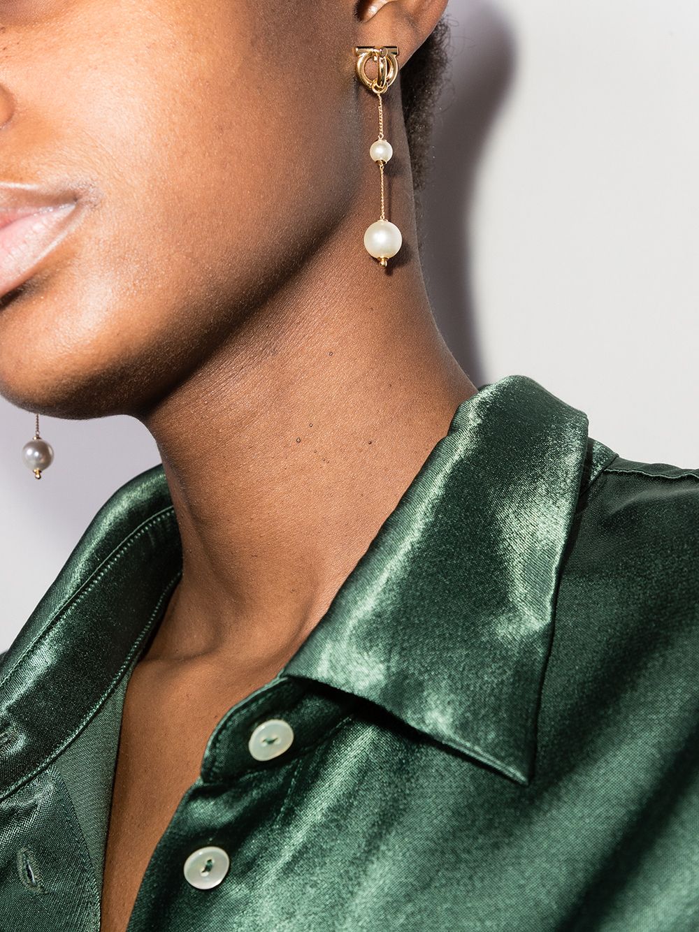 Ferragamo Bijoux - Light and natural | 8cc7fc1a755d7da6621e8aedc28bf6b71ffc7a73