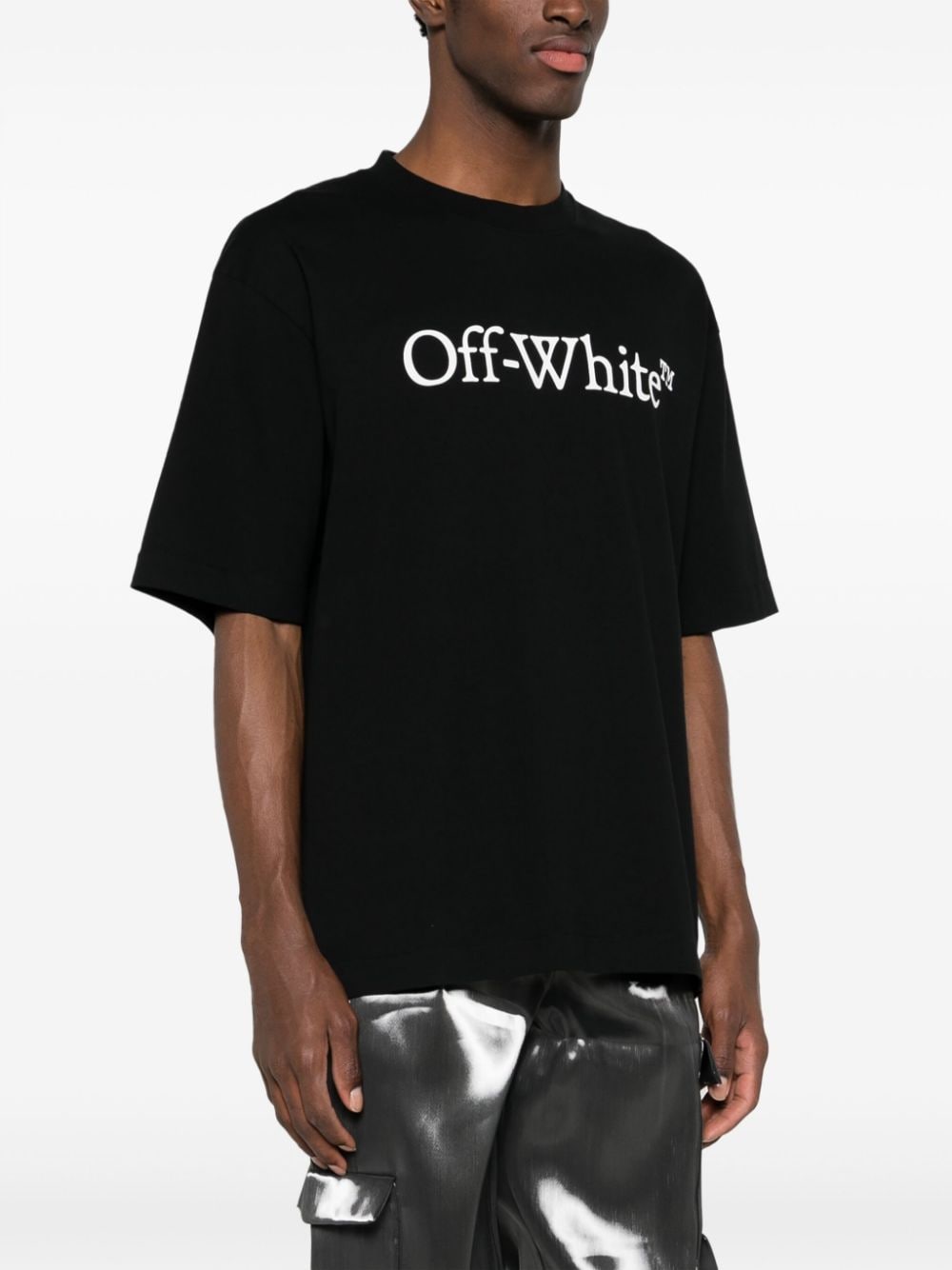 Off White T-shirts and Polos - Blacks and greys | 047d2b1a6b94879c0d090ea4c9196bde91280429