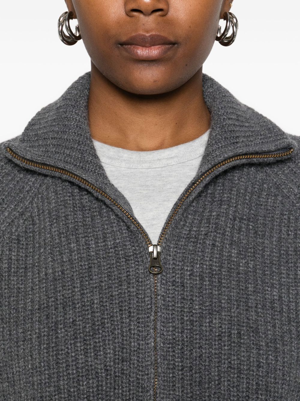 Lisa Yang Sweaters - Blacks and greys | ef5fa4e63b30867137b5e8f6c08acbd991f1b128