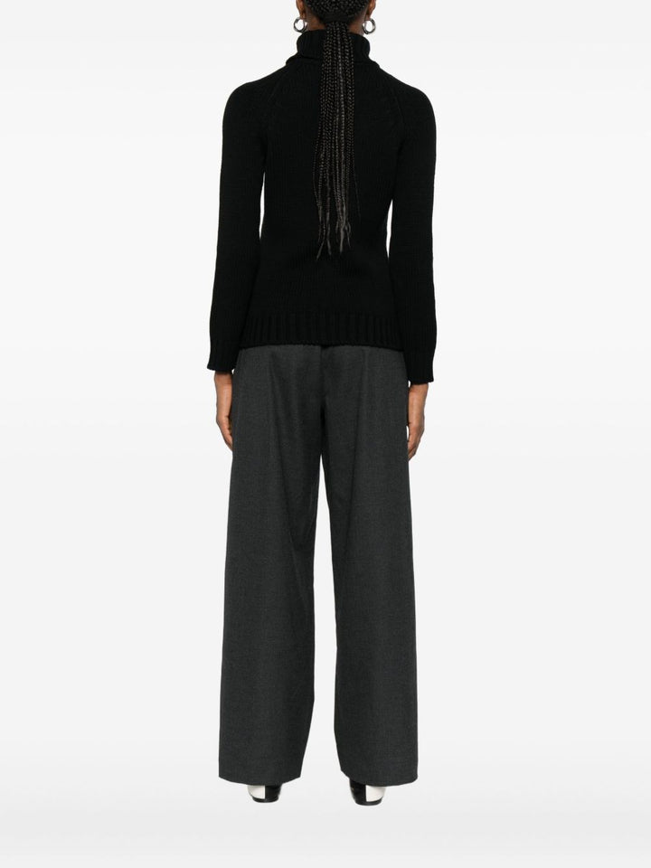 Base Sweaters - Blacks and greys | c9afd2f5189e11a1567958e407972f4ce96b6b3e