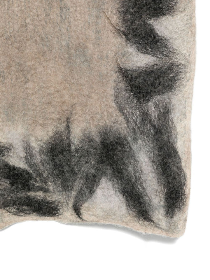 Silvana Manetti Scarfs - Blacks and greys | 682a62ff85f30edb92ae190d840b9077a64464f4