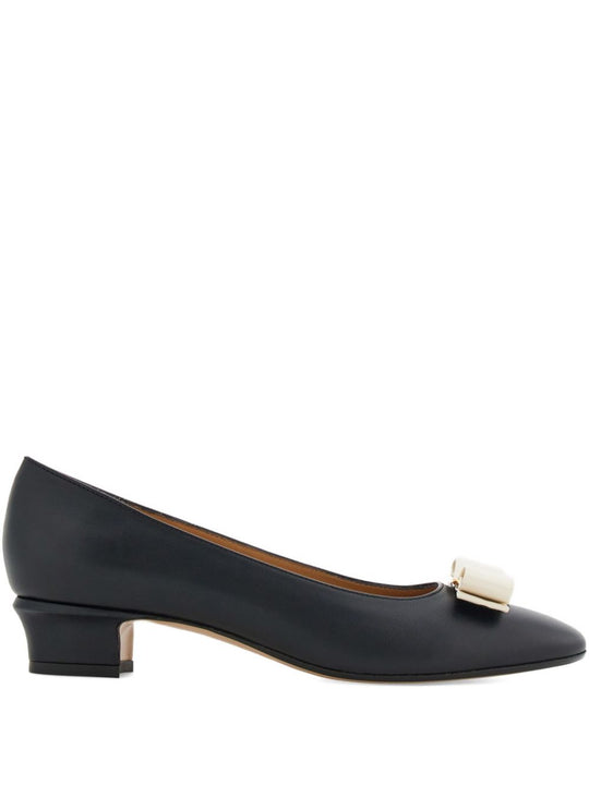 Vara Leather Pumps